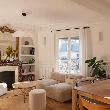 Bright With Open View Apartment Paris